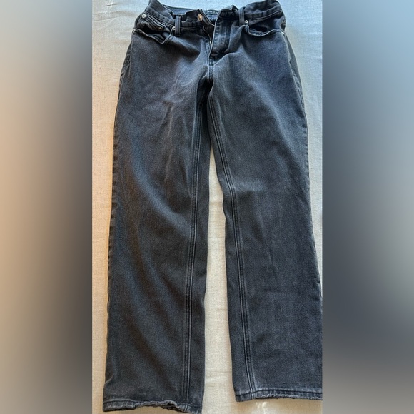 White Fox Boutique Denim - White Fox Women’s Classic Straight-Leg Jeans in Distressed Black Size Small chic